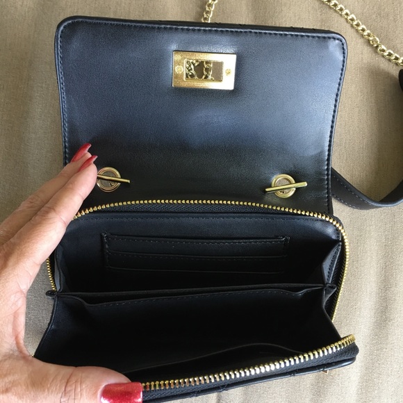 Cute crossbody chain purse and passport holder - Picture 3 of 3